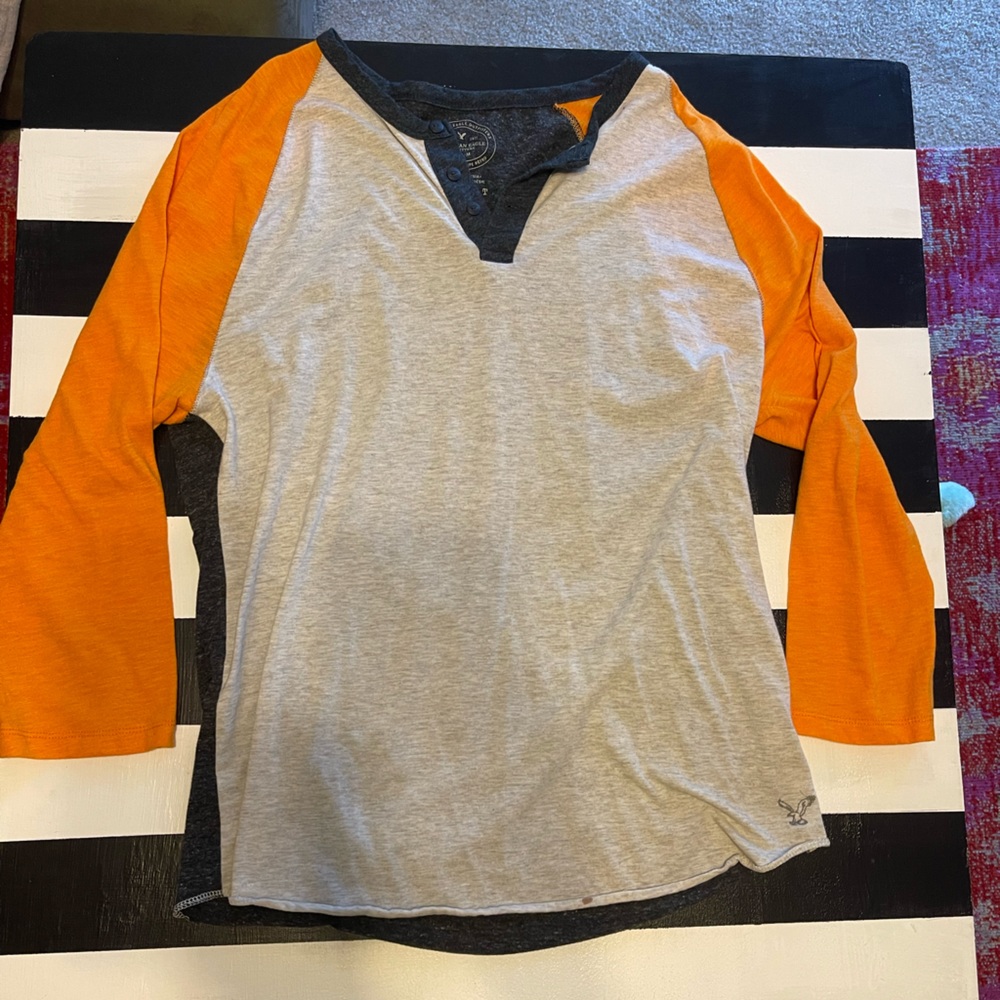Quarter sleeve shirt